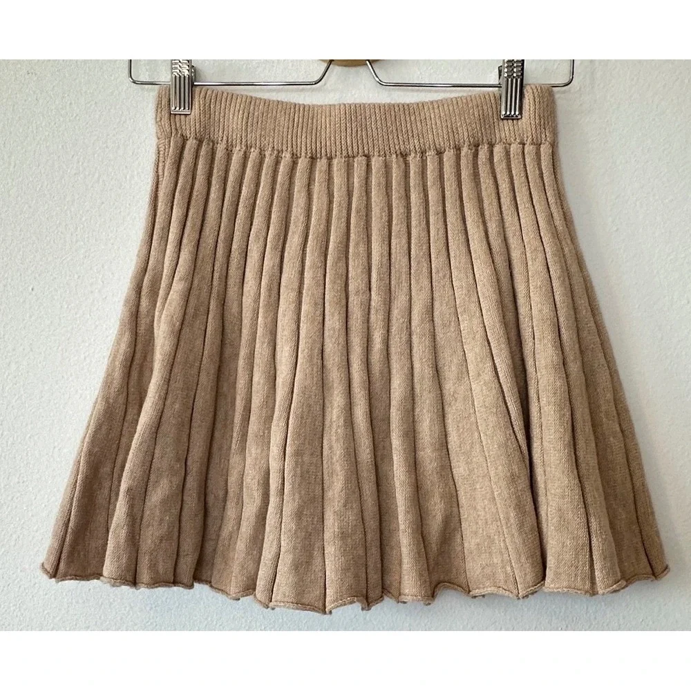 Tan Ribbed Knit Pleated Mini Skirt Elastic Waist Camel Viscose Blend Size S